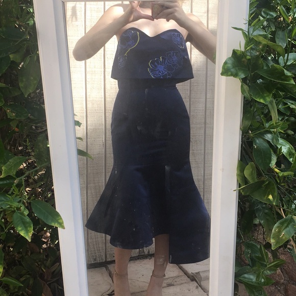 Asymmetrical evening gown - Picture 8 of 8